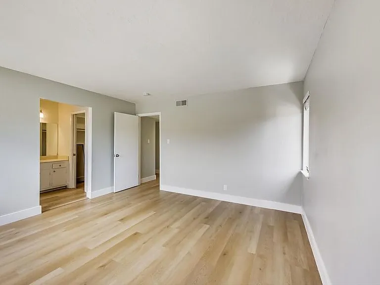 1709 Valota Rd — Photo 13