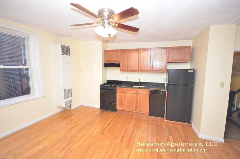 2nd image of 145 Endicott St APT 4T