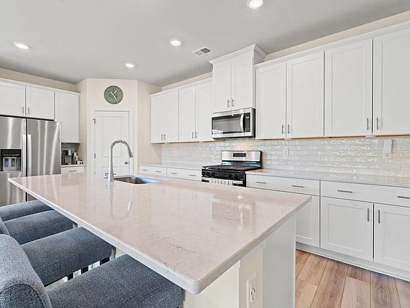 3rd image of 4570 Day Lily Run St.