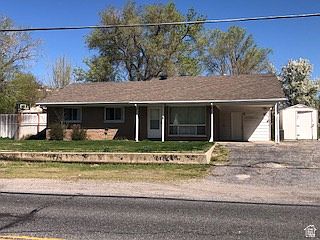 3rd image of 1615 E Pioneer Rd