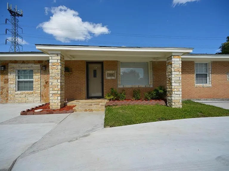 3309 Sunbeam St — Photo 1