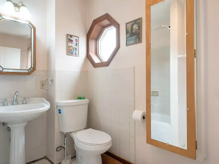 28 Orleans St #3A — Photo 12
