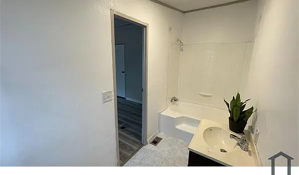 2420 Brookhaven Ct — Photo 10