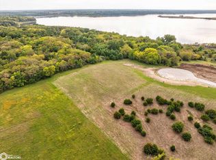 398 Lakeview Dr, Melrose, IA 52569