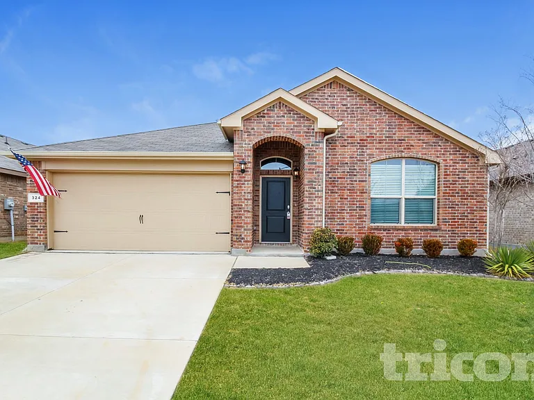 324 Foxhunter St — Photo 1