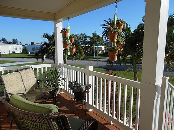 3rd image of 1056 Barefoot Cir