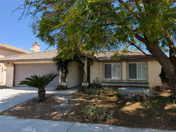 955 Peacock Dr, San Jacinto, CA 92583