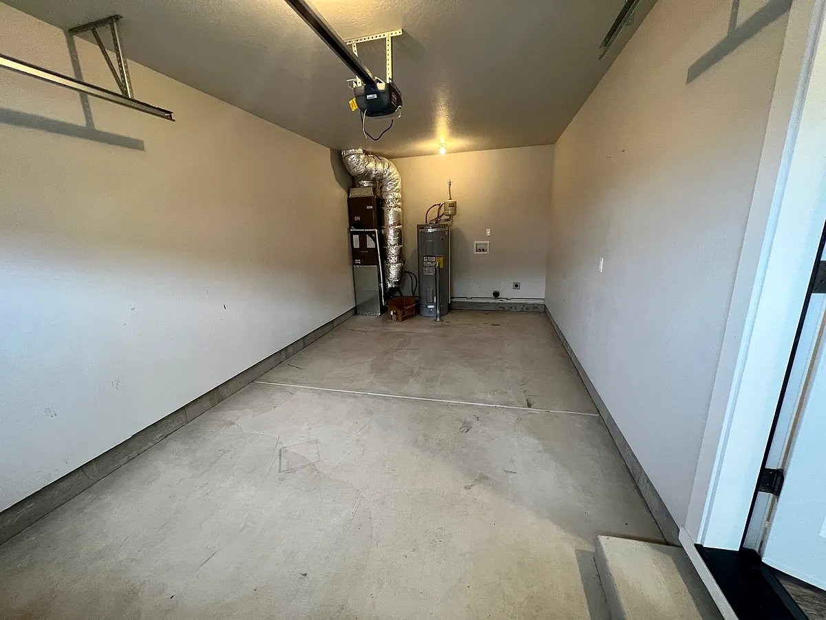 Building Photo - 3407 Sharon Way #0