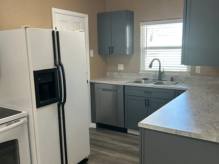 4103 Goodnight Ave #4105 — Photo 4