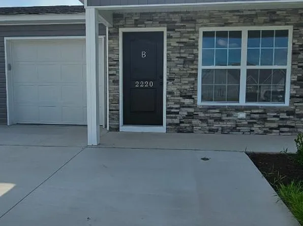 2220 Remington Ct #B, Greenville, NC 27834