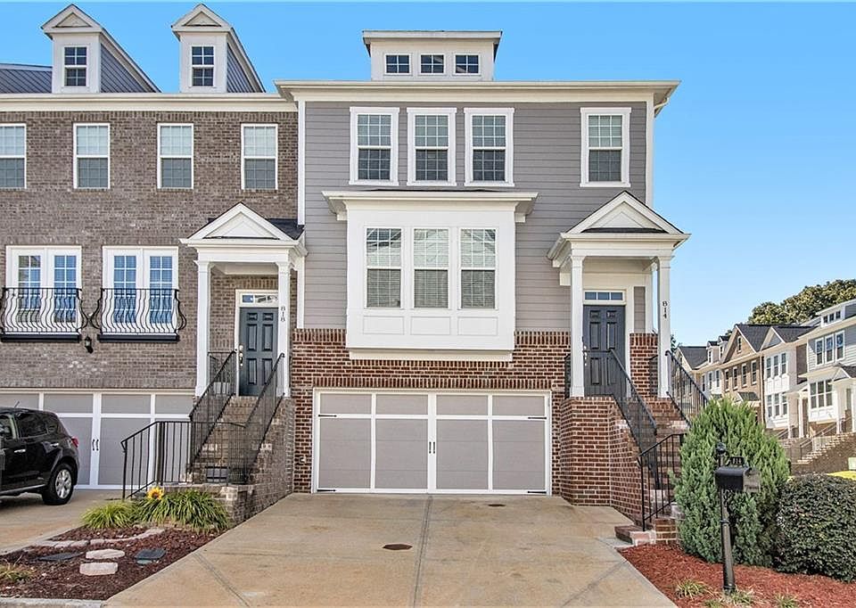 1st image of 814 Bexley Park Way