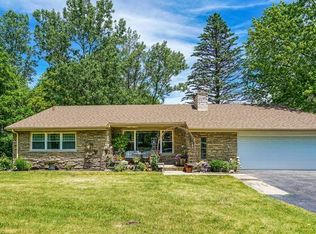 1880 Saunders Rd, Riverwoods, IL 60015