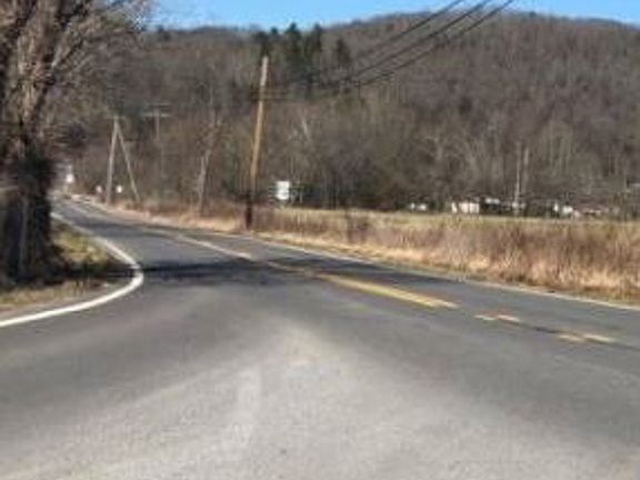 Exterior Neighborhood (street photo)