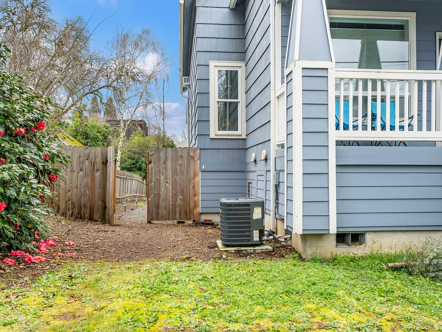 522 NE Morris St — Photo 2