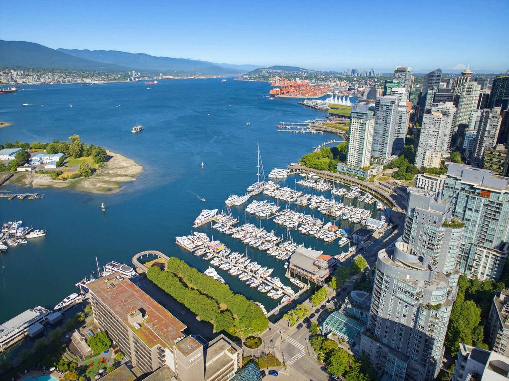 620 Cardero St #2303, Vancouver, BC - View 2