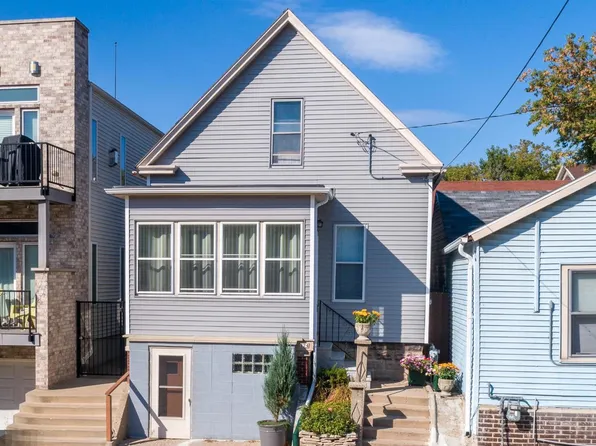 824 E Pearson STREET, Milwaukee, WI 53202