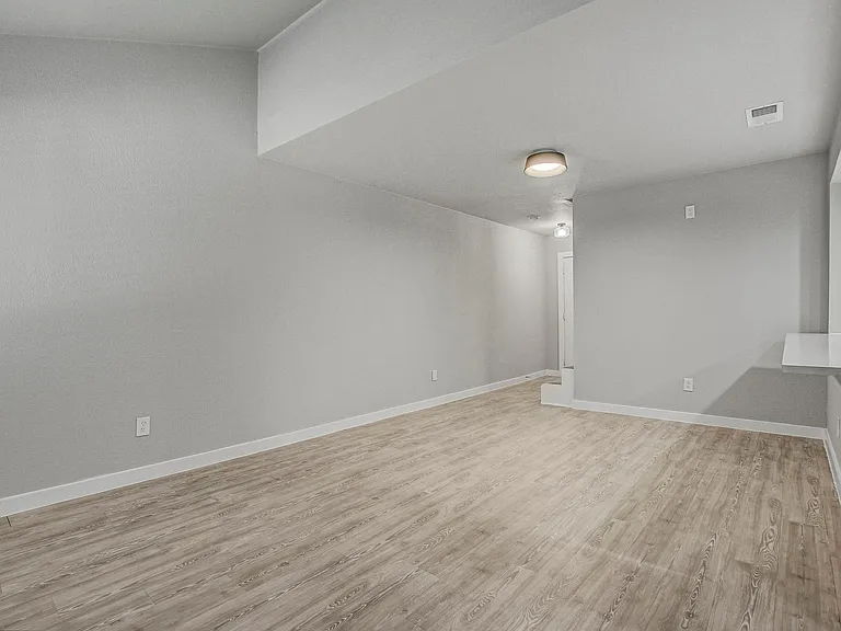 2414 Burleson Ct #B — Photo 8