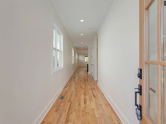 3rd image of 522B Eastboro Dr