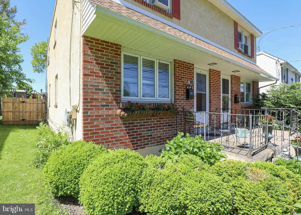 206 Shewell Ave photo 1