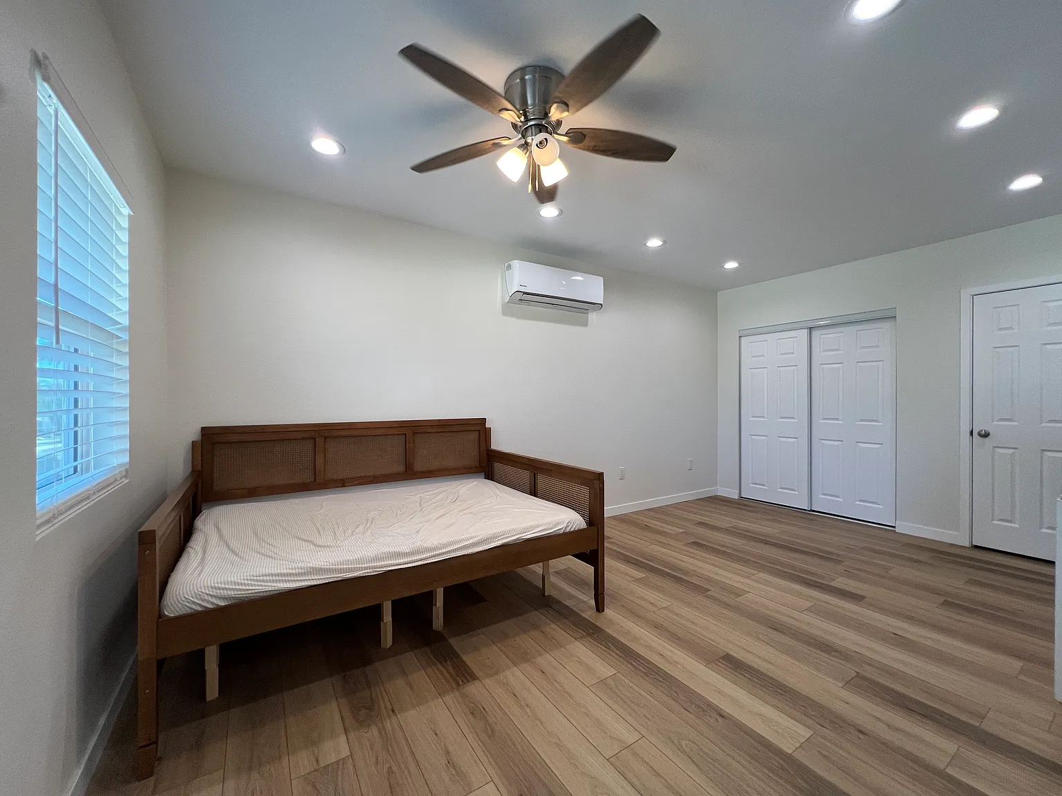 Studio, 500 sqft, $2,000 — Photo 2