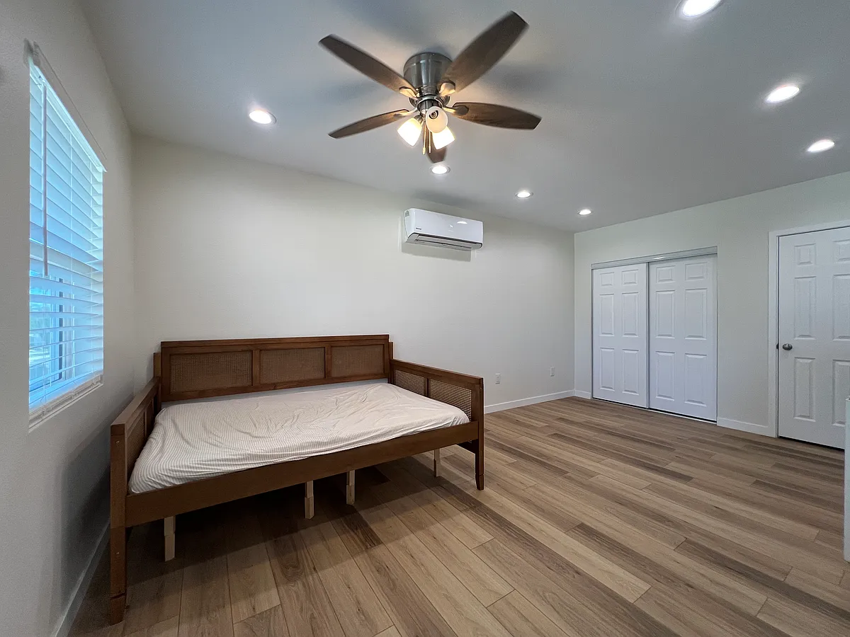 Building Photo - 920 Donnybrook Ave #2