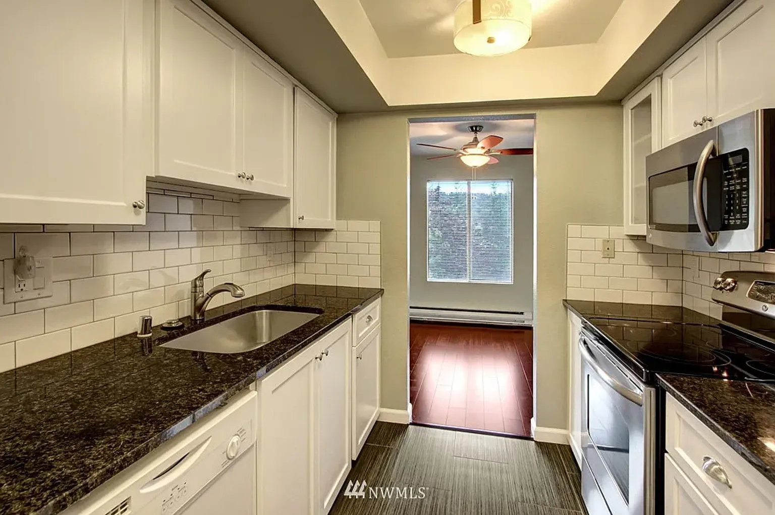 1 bed, 777 sqft, $2,195 — Photo 4