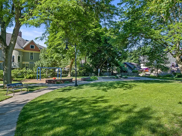 315 Logan St SE #2 — Photo 16