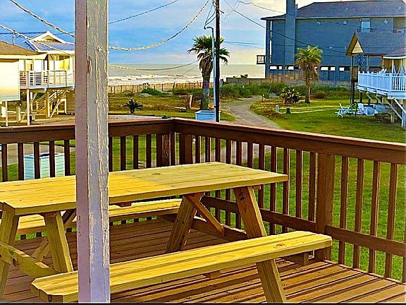 4th image of 16713 Jamaica Beach Rd