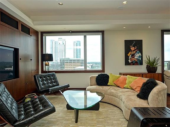 3rd image of 901 W 9th St APT 806