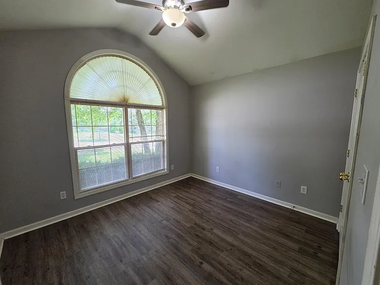 141 McConnells Trce — Photo 9