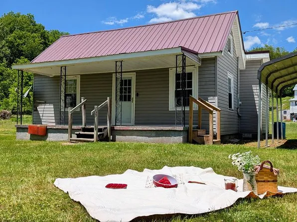 203 Old Quarry Rd, Saltville, VA 24370