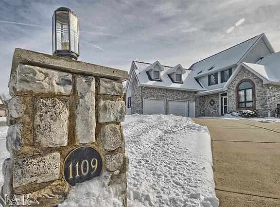 3rd image of 1109 E Ironwood Cc Dr