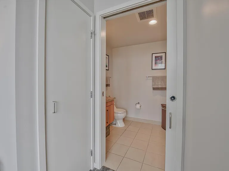 321 10th Ave #16003 — Photo 18