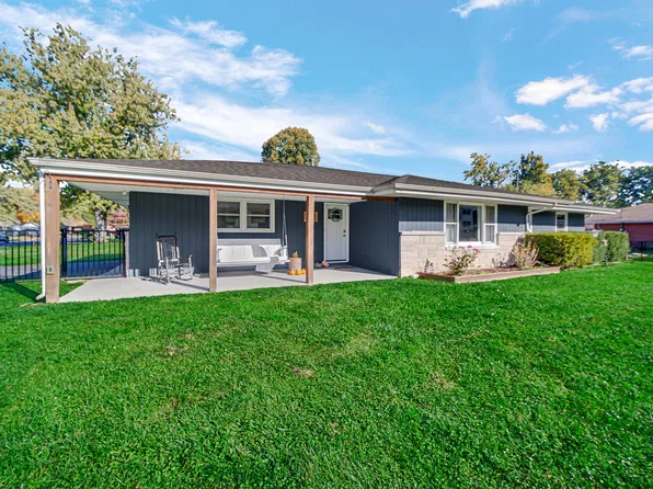 203 Bullseye Lake Rd, Valparaiso, IN 46383