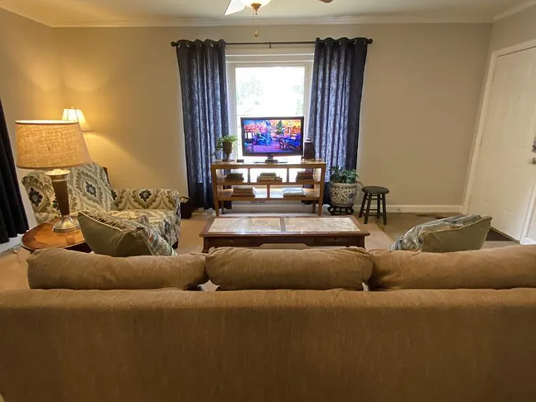 2801 Wade Ave — Photo 4