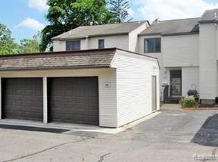 1412 Roxburgh Ave, East Lansing, MI 48823