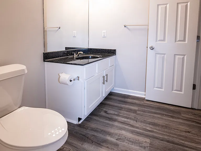 Park Hills Apartments — Photo 10