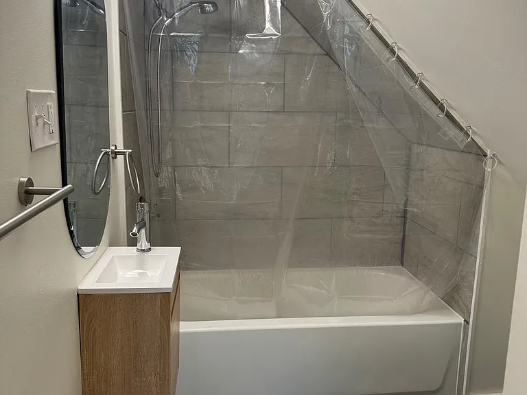 302 E Market St #3 — Photo 3