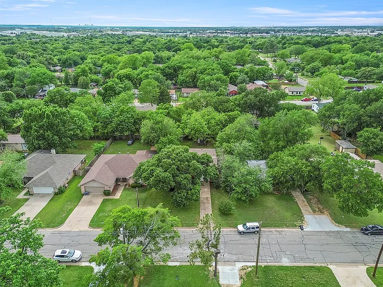 706 Henslee Dr — Photo 29