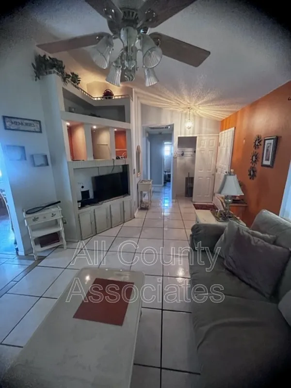 2 bed, 2.0 bath, 1232 sqft, $1,695 — Photo 4