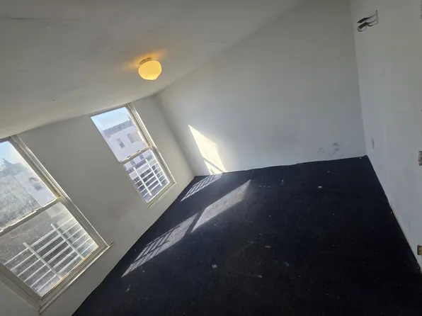 221 S Oak St #4, Mount Carmel, PA 17851