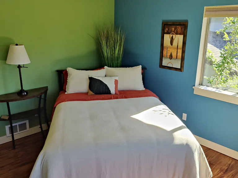 1111 NE Sorrel Pl — Photo 1