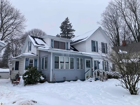 518 E Garfield St, Cadillac, MI 49601
