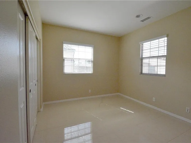 105 Sanctuary — Photo 21