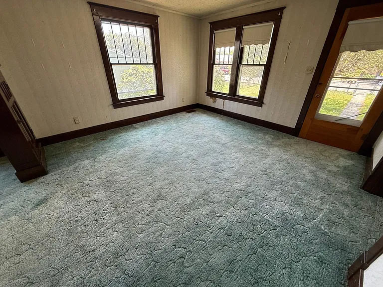 825 N Broadway Ave. — Photo 11