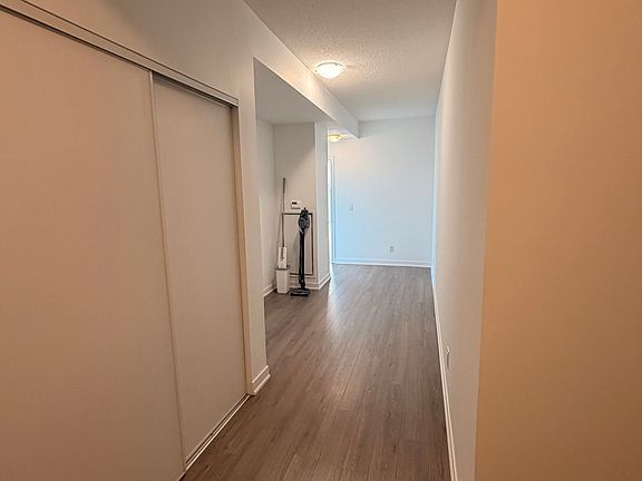 3rd image of 85 Duke St W #908