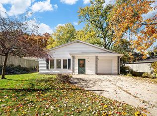 304 Hillview St, Buchanan, MI 49107