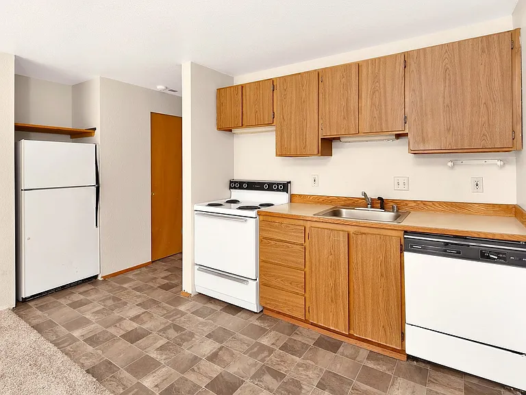 2303 Taylor Ave — Photo 3