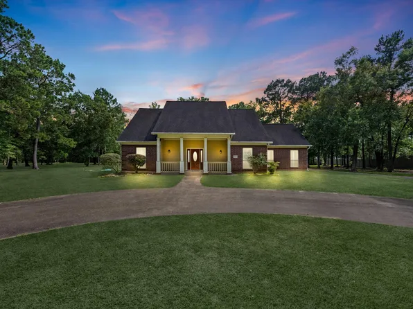 205 Mohawk Ln, Wallisville, TX 77597