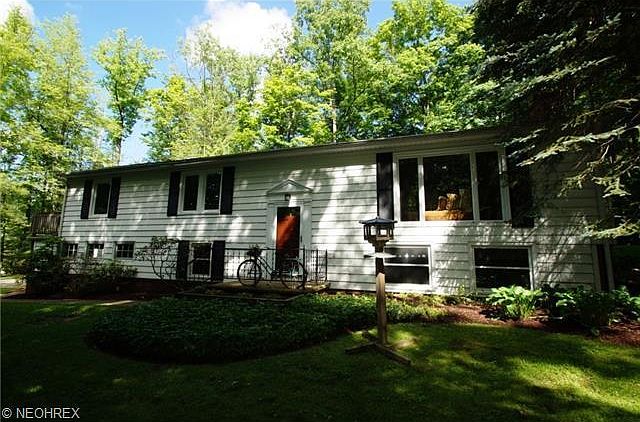 1st image of 129 Lakeview Ln